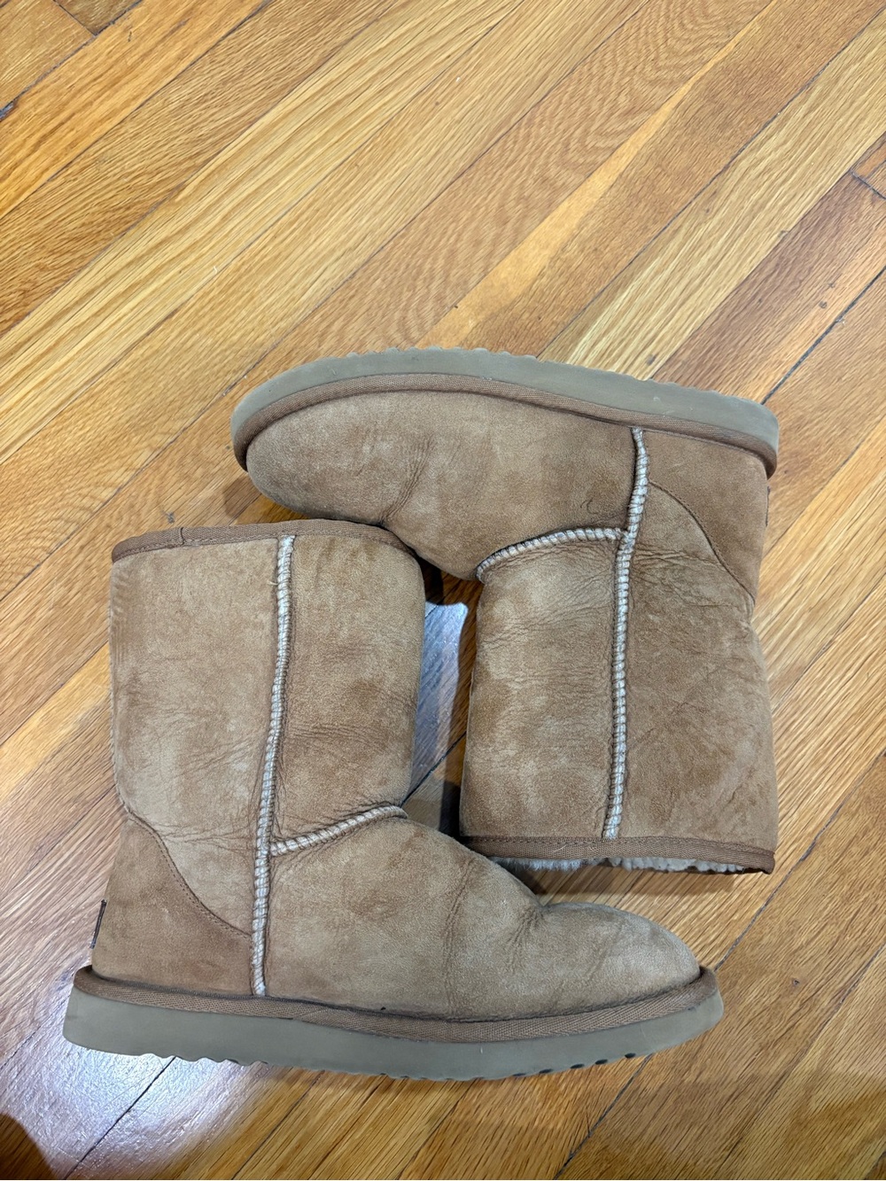 UGG Classic Short Boots - Picture 7 of 9